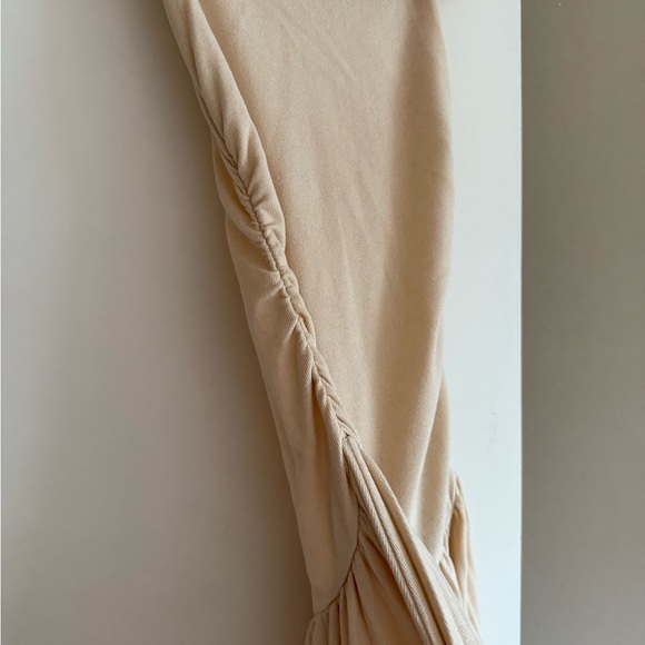 Elegant Off-Shoulder Beige Maxi Dress - Picture 8 of 9